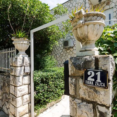 Wisteria Apartment ドゥブロブニク エクステリア 写真