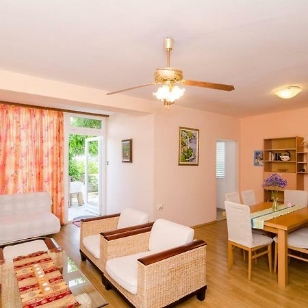 Wisteria Apartment ドゥブロブニク エクステリア 写真