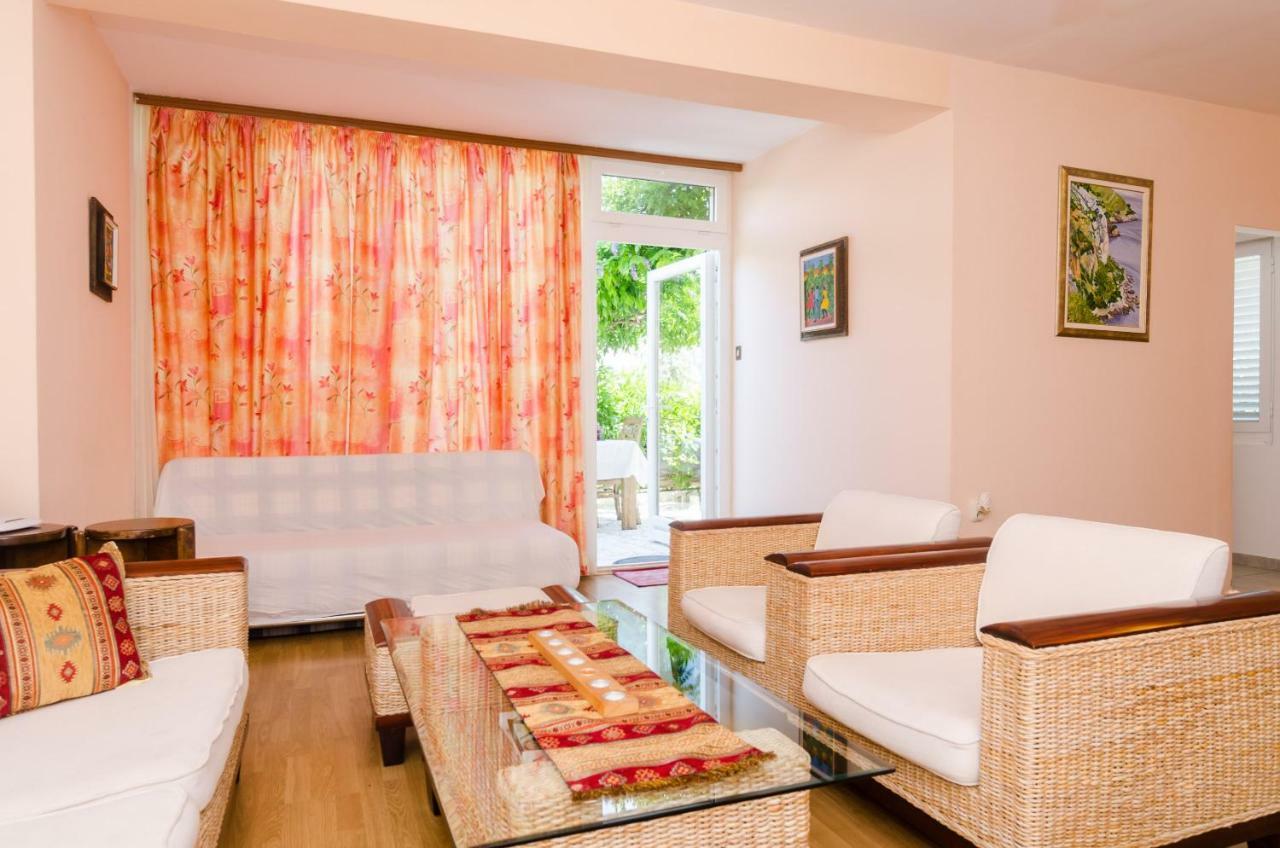 Wisteria Apartment ドゥブロブニク エクステリア 写真