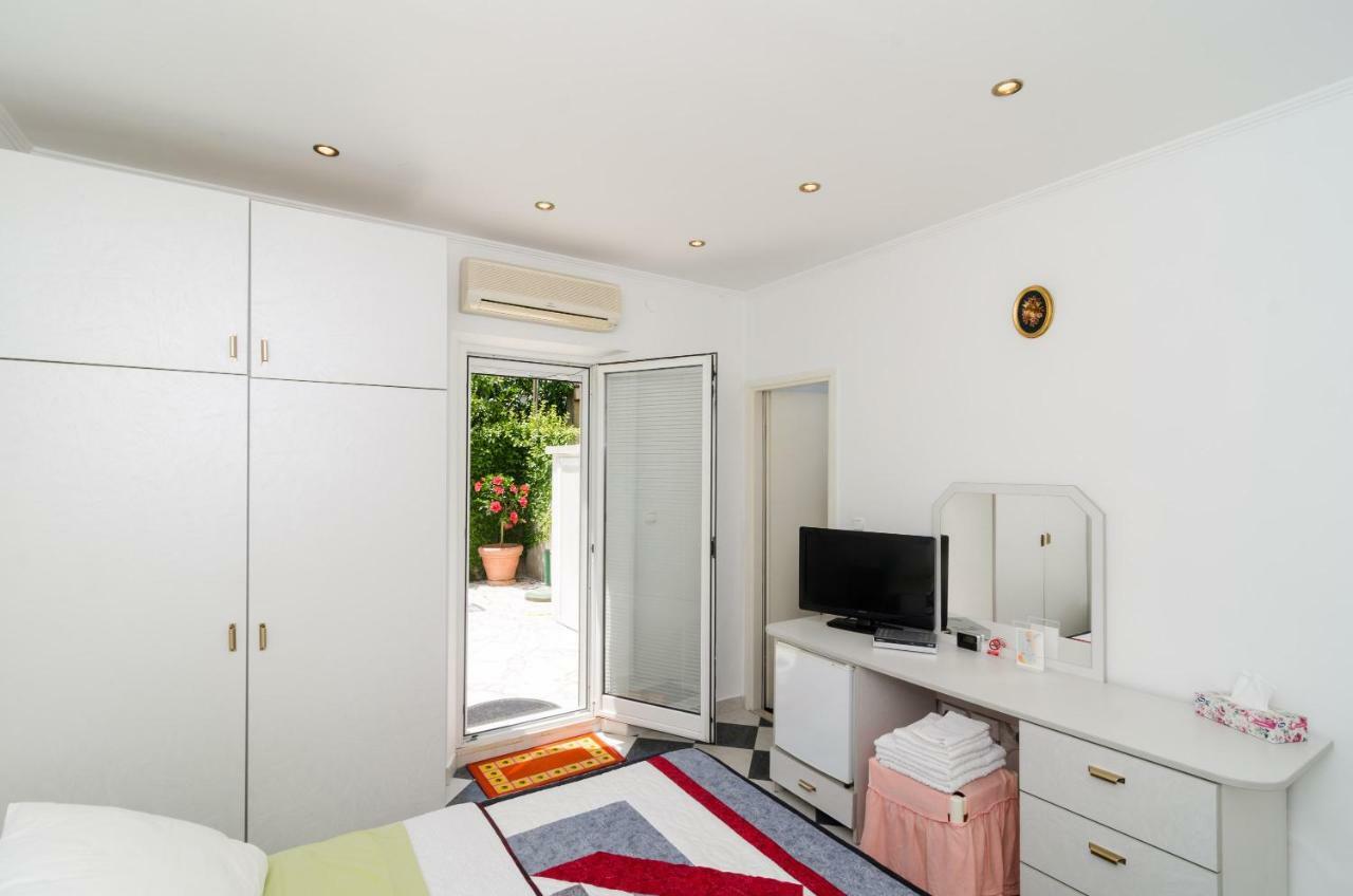 Wisteria Apartment ドゥブロブニク エクステリア 写真