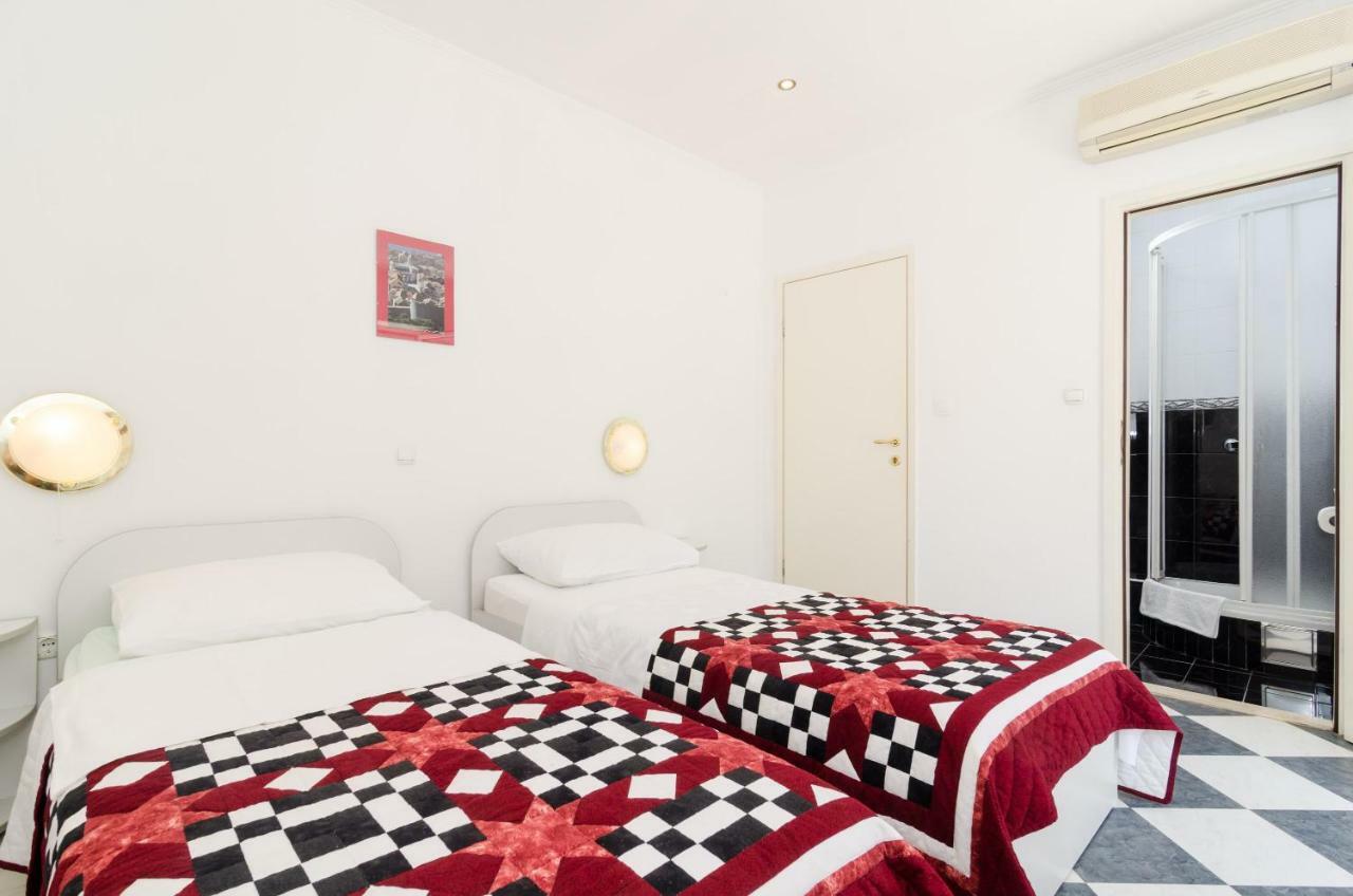 Wisteria Apartment ドゥブロブニク エクステリア 写真