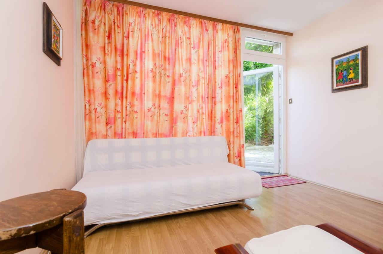 Wisteria Apartment ドゥブロブニク エクステリア 写真