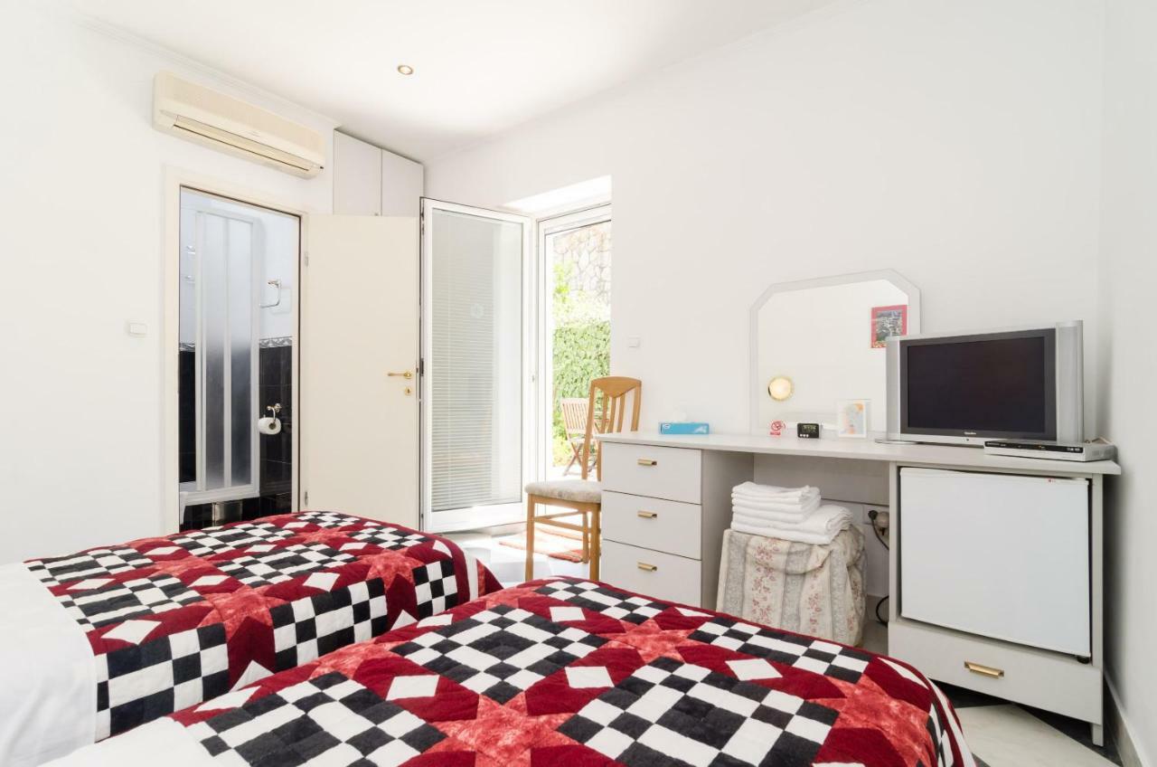 Wisteria Apartment ドゥブロブニク エクステリア 写真